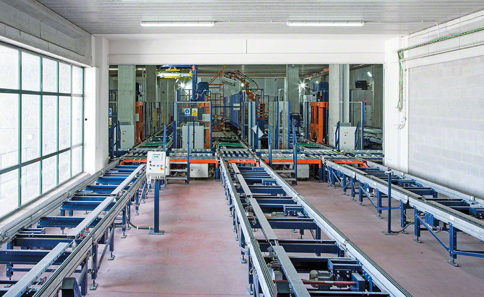 L'usine de Nupik possède deux entrepôts de stockage entièrement automatisés